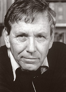 Amos Oz